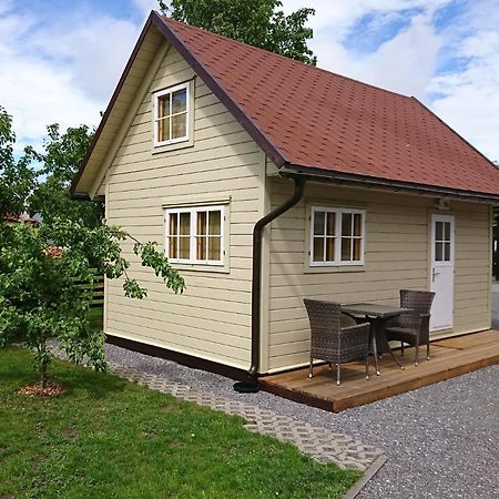 Aadel Guesthouse Parnu Exterior photo